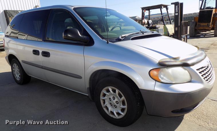 image for item DE7626 2002 Chrysler Voyager van
