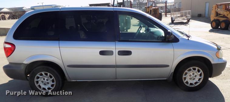 image for item DE7626 2002 Chrysler Voyager van