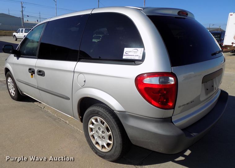 image for item DE7626 2002 Chrysler Voyager van