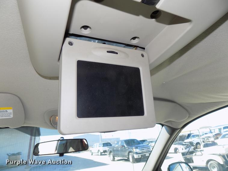 image for item DE7626 2002 Chrysler Voyager van