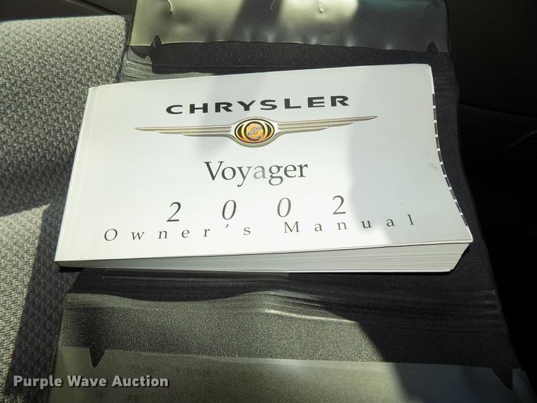 image for item DE7626 2002 Chrysler Voyager van