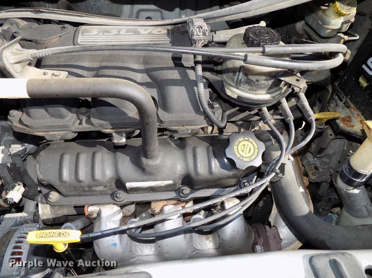 image for item DE7626 2002 Chrysler Voyager van