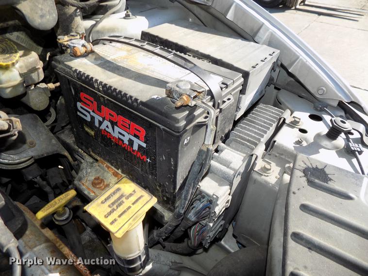 image for item DE7626 2002 Chrysler Voyager van