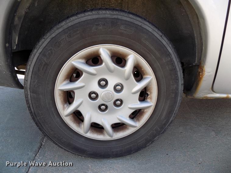 image for item DE7626 2002 Chrysler Voyager van