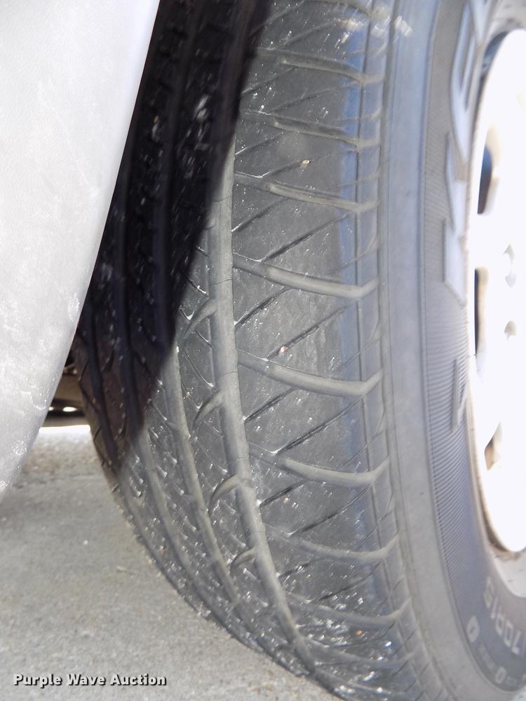 image for item DE7626 2002 Chrysler Voyager van