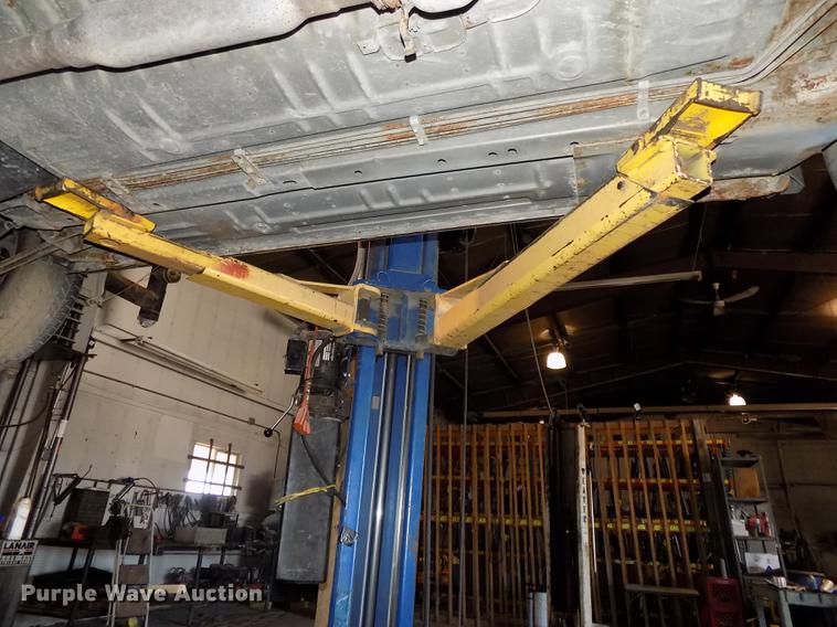 image for item DE7630 Rotary Lift SP0A9-200 two post car lift