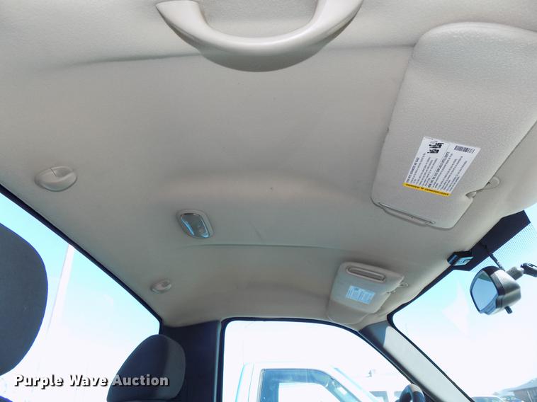 image for item DE7633 2004 GMC Sierra 1500 pickup truck