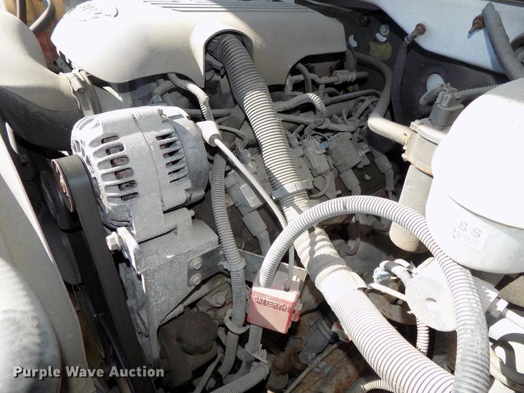 image for item DE7633 2004 GMC Sierra 1500 pickup truck