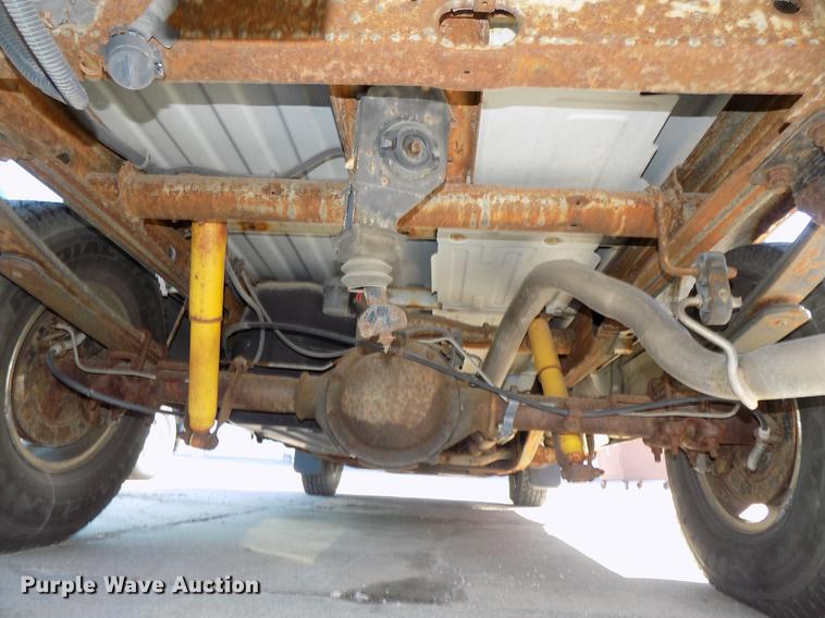 image for item DE7633 2004 GMC Sierra 1500 pickup truck