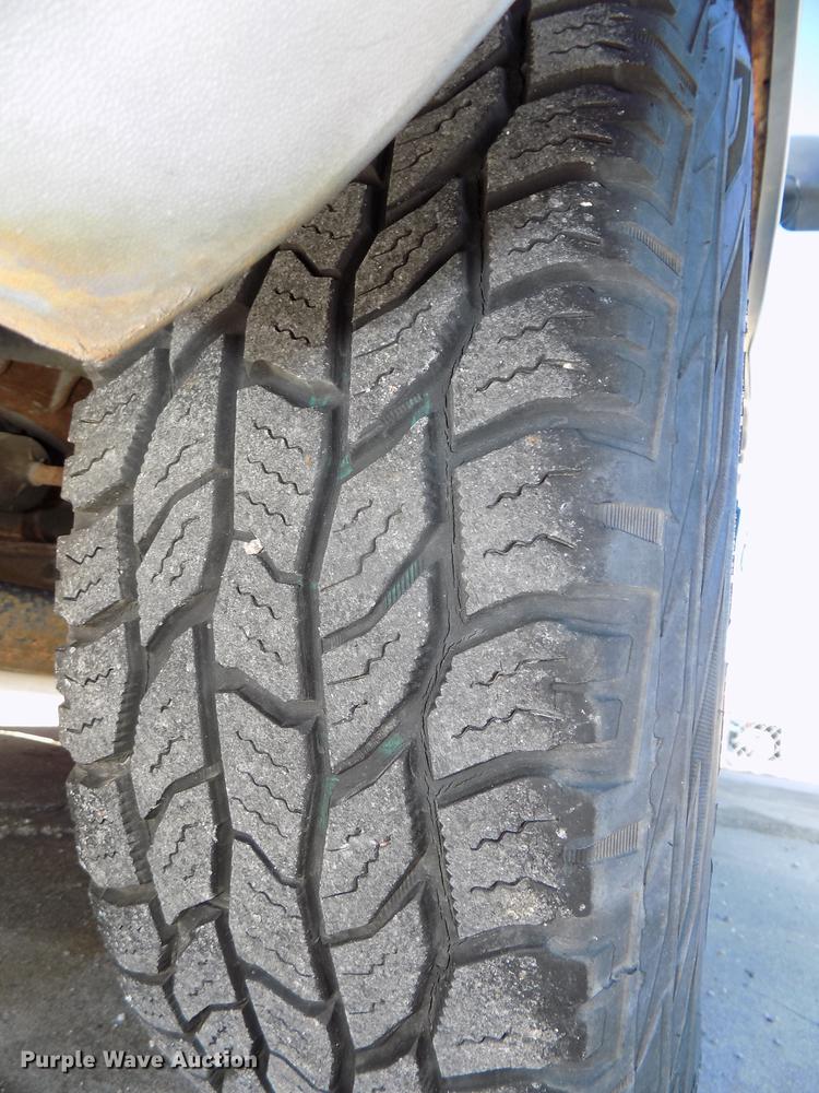 image for item DE7633 2004 GMC Sierra 1500 pickup truck