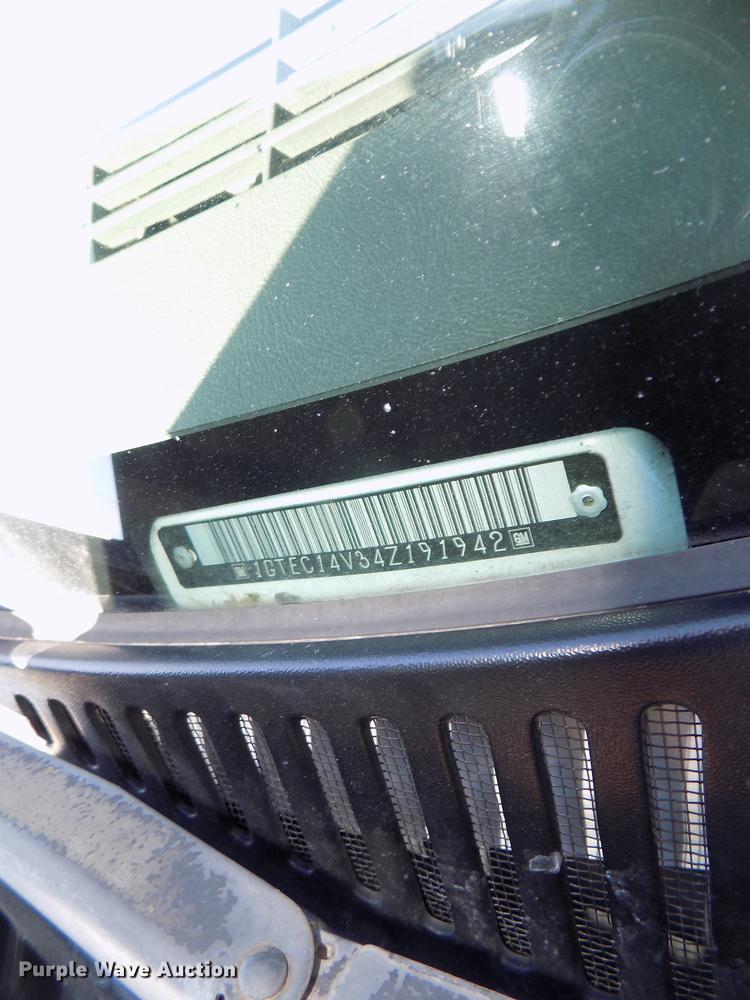 image for item DE7633 2004 GMC Sierra 1500 pickup truck