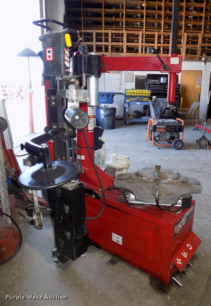 image for item DE7638 2011 Hunter TCX535E tire machine