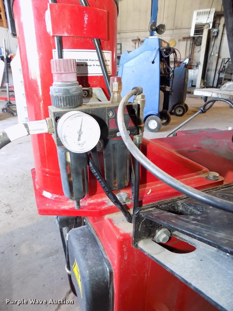 image for item DE7638 2011 Hunter TCX535E tire machine