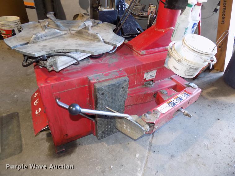 image for item DE7638 2011 Hunter TCX535E tire machine