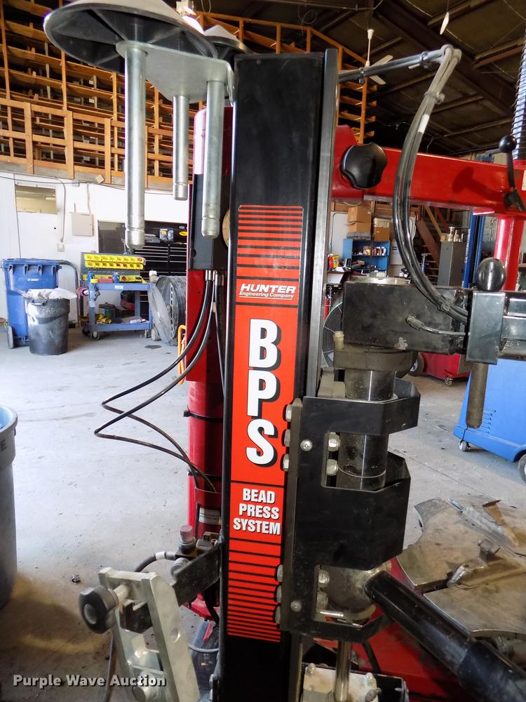 image for item DE7638 2011 Hunter TCX535E tire machine