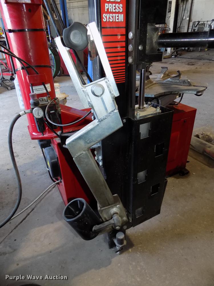 image for item DE7638 2011 Hunter TCX535E tire machine