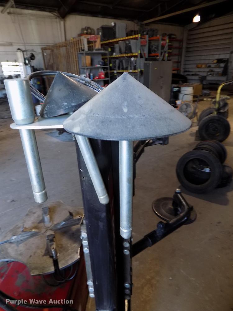 image for item DE7638 2011 Hunter TCX535E tire machine