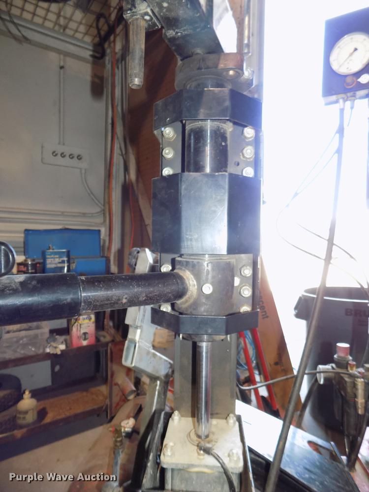 image for item DE7638 2011 Hunter TCX535E tire machine