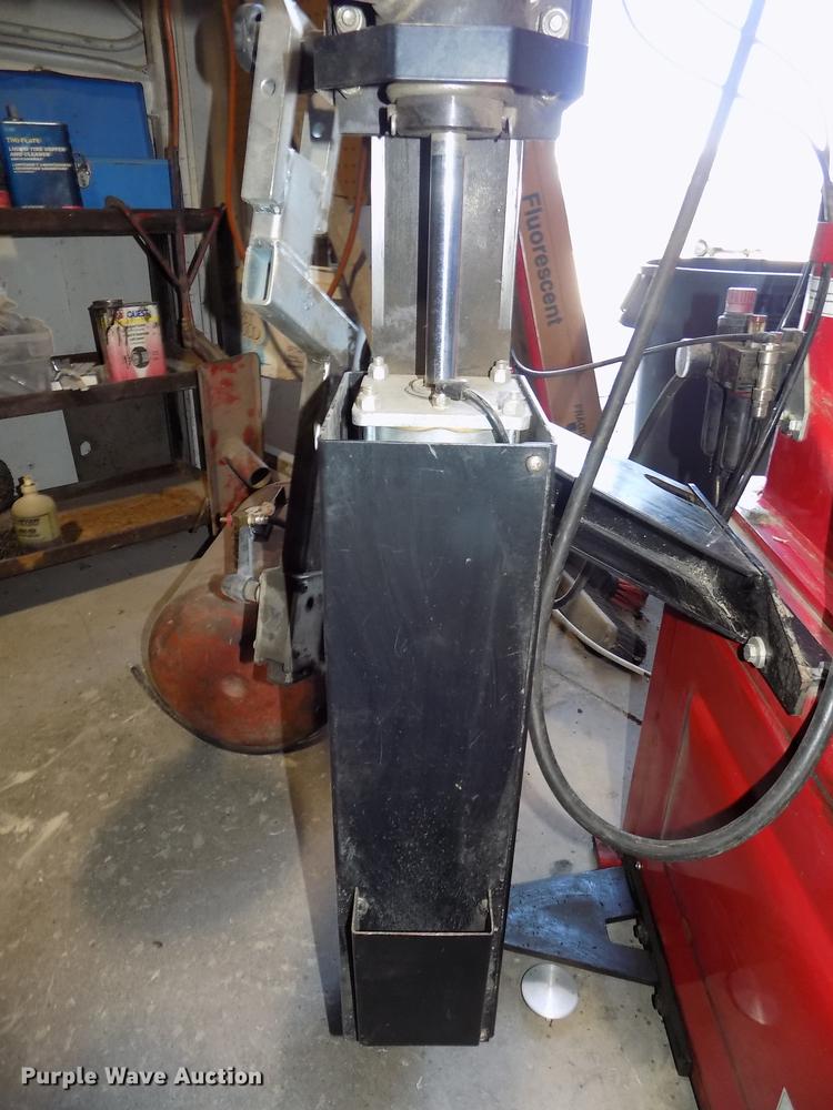 image for item DE7638 2011 Hunter TCX535E tire machine