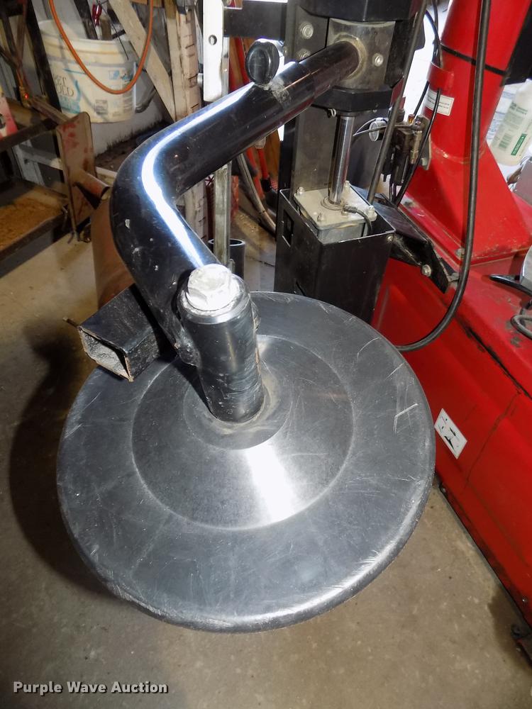 image for item DE7638 2011 Hunter TCX535E tire machine