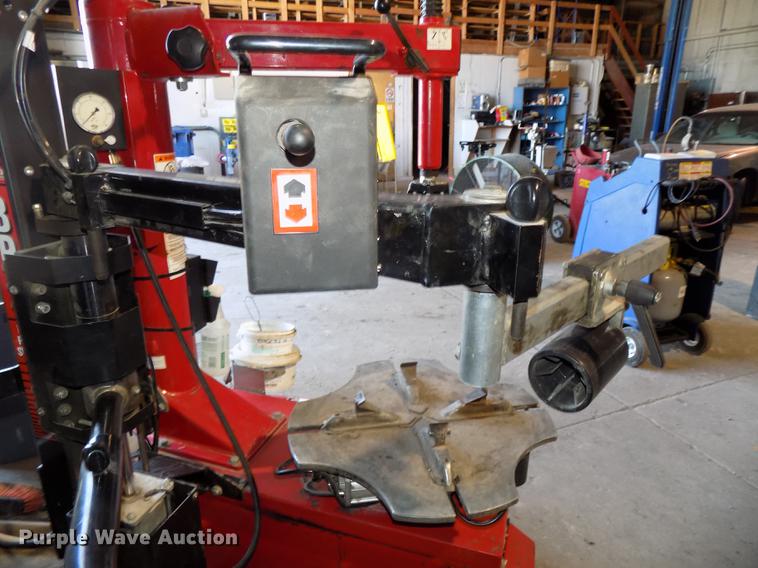 image for item DE7638 2011 Hunter TCX535E tire machine