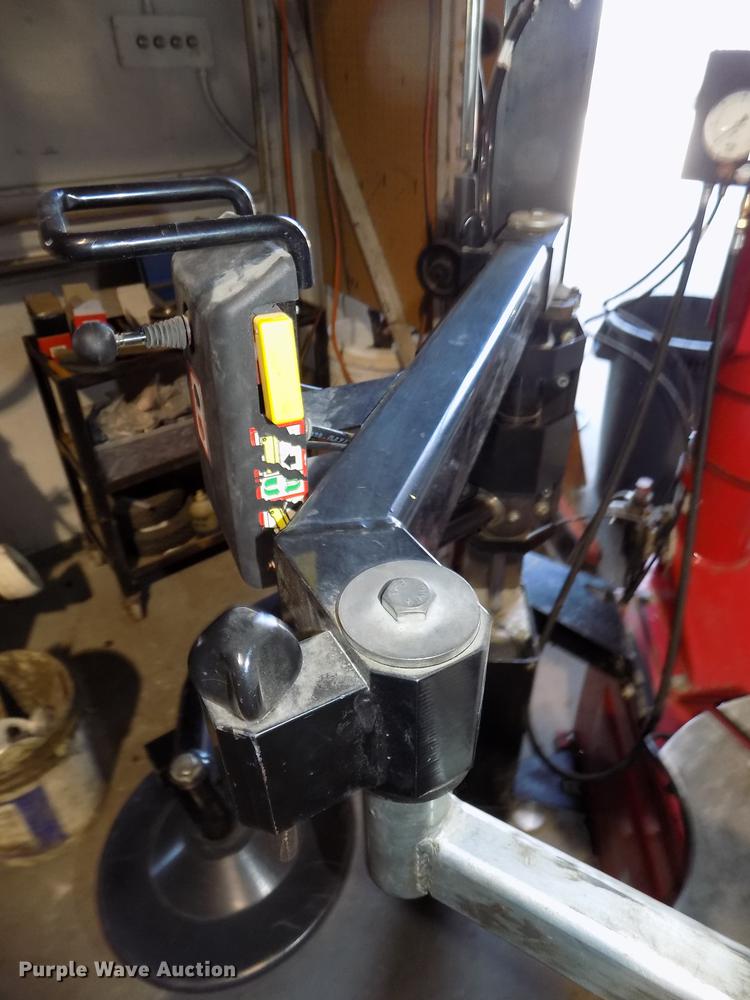 image for item DE7638 2011 Hunter TCX535E tire machine