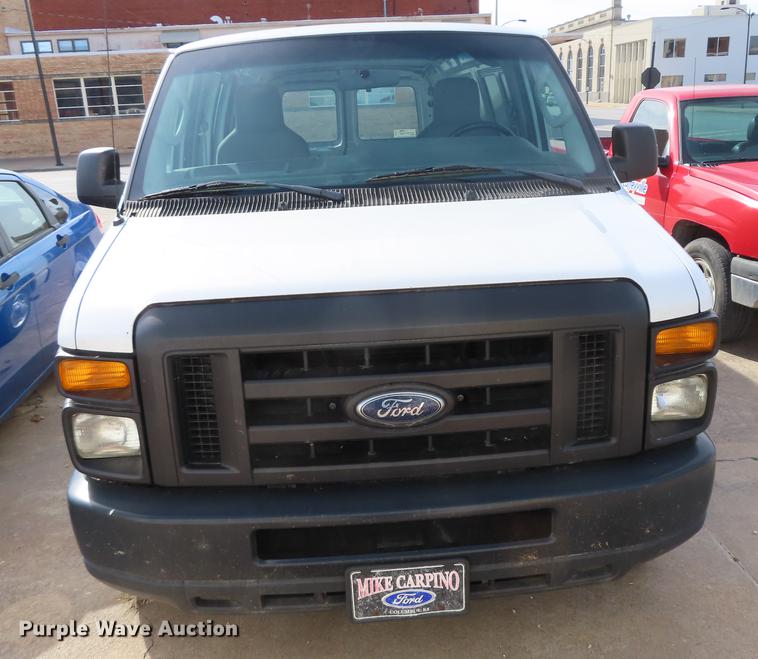 image for item DF1351 2010 Ford E150 van