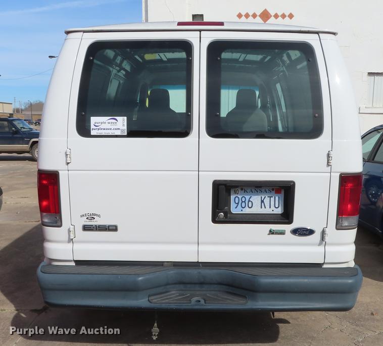 image for item DF1351 2010 Ford E150 van
