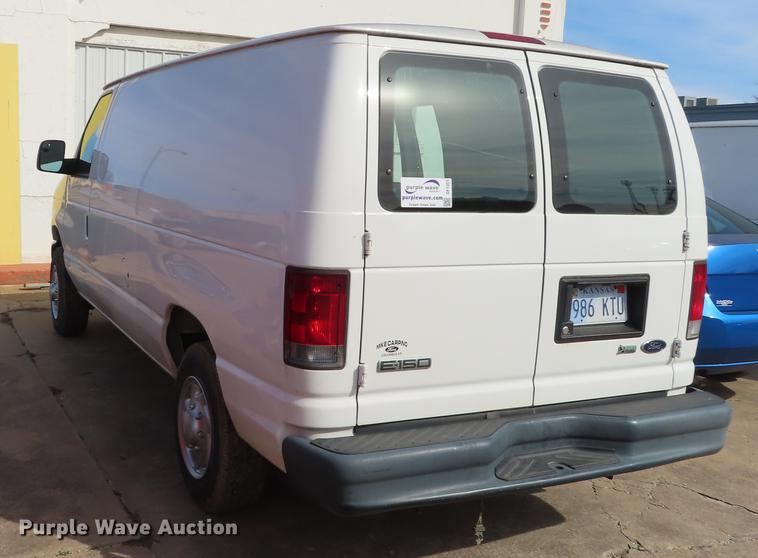 image for item DF1351 2010 Ford E150 van