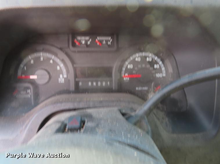 image for item DF1351 2010 Ford E150 van