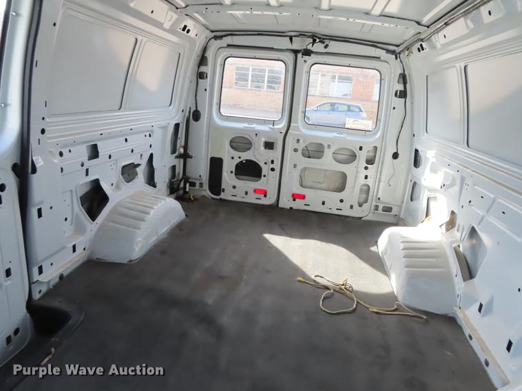 image for item DF1351 2010 Ford E150 van