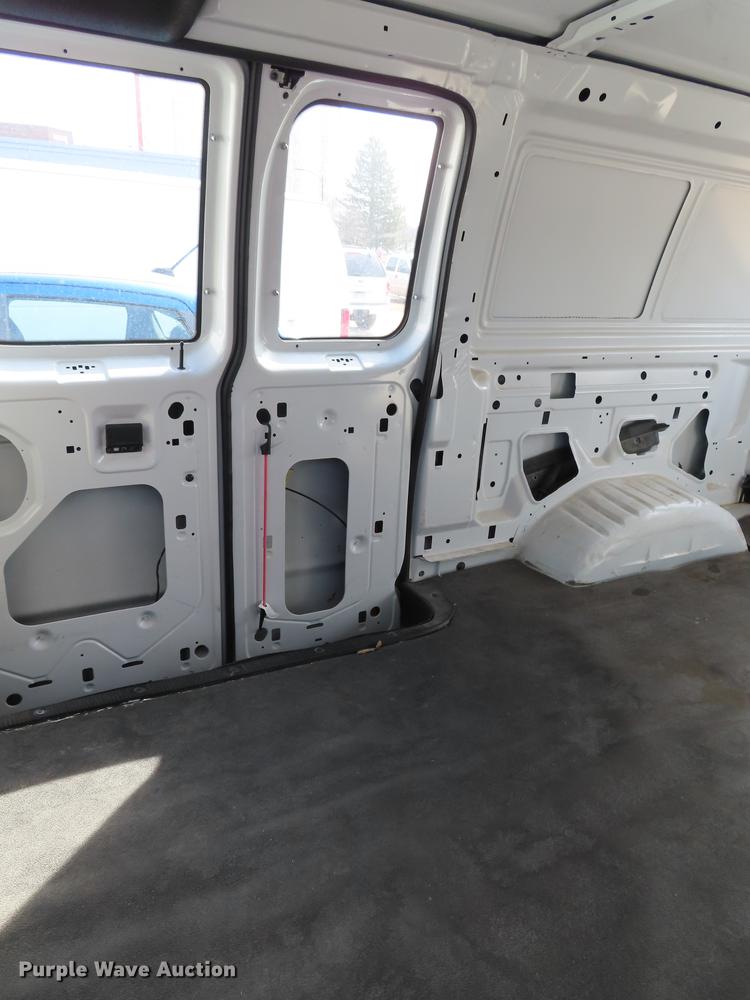 image for item DF1351 2010 Ford E150 van