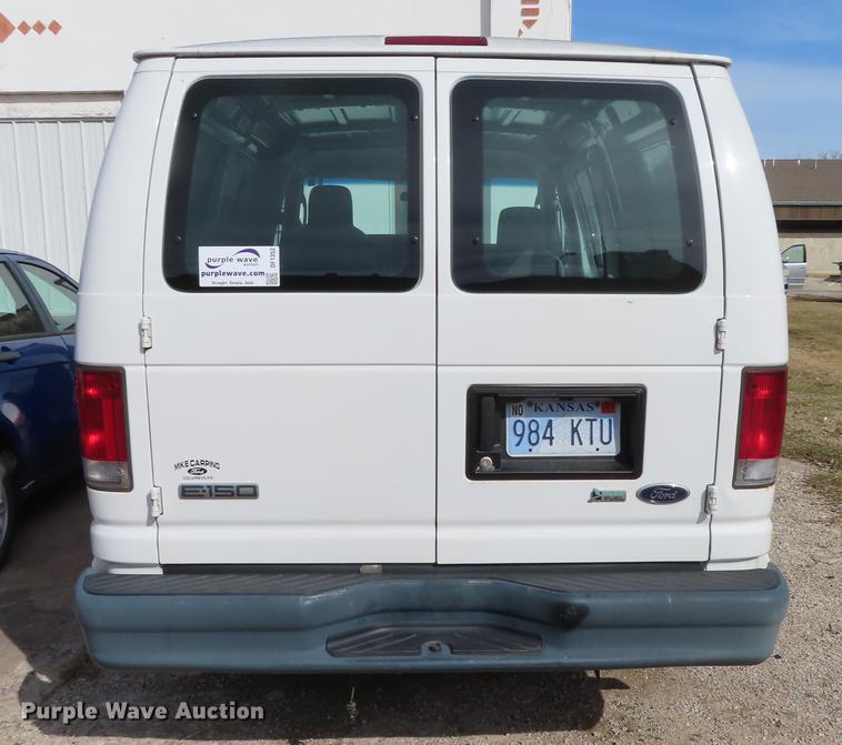 image for item DF1352 2010 Ford E150 van