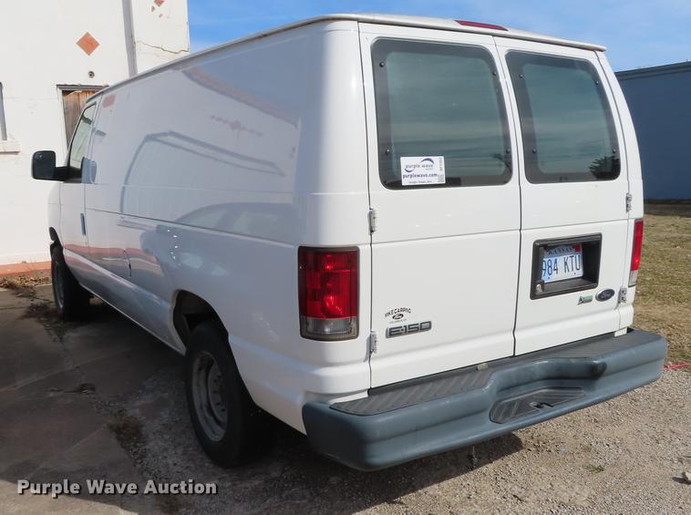 image for item DF1352 2010 Ford E150 van