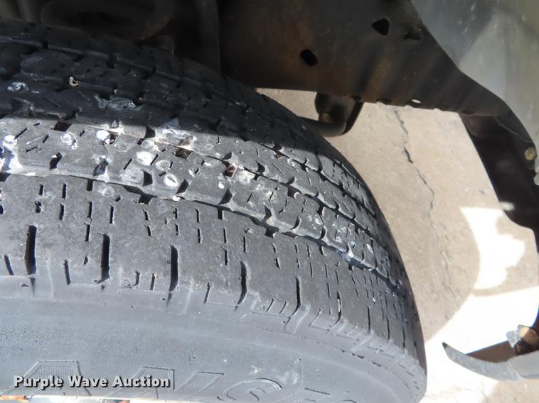 image for item DF1352 2010 Ford E150 van