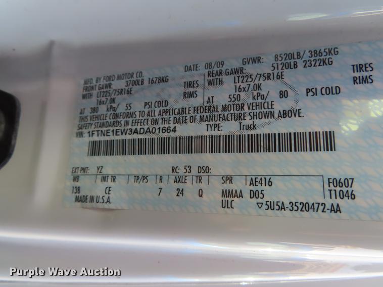 image for item DF1352 2010 Ford E150 van