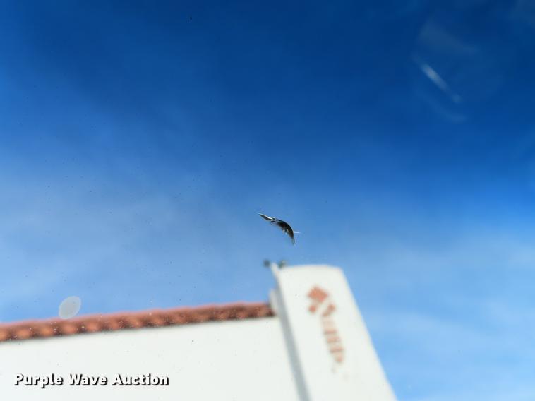 image for item DF1352 2010 Ford E150 van