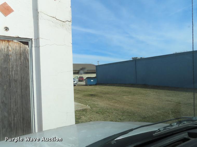 image for item DF1352 2010 Ford E150 van