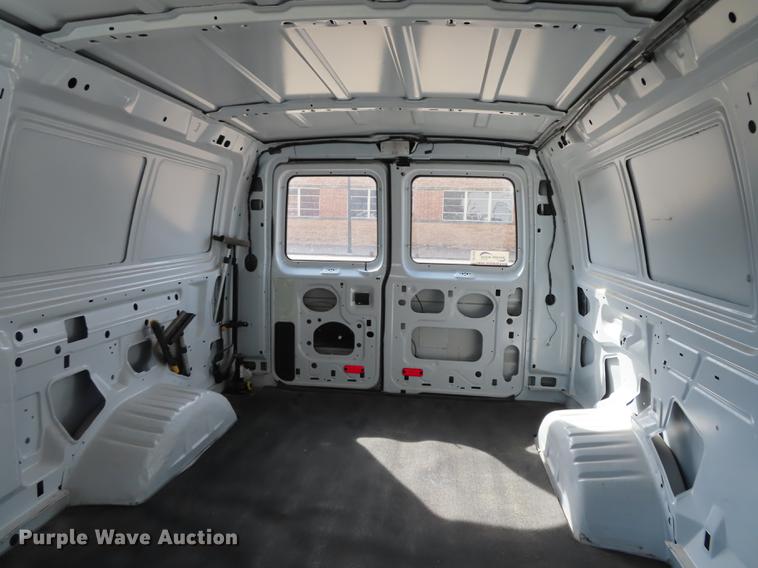 image for item DF1352 2010 Ford E150 van
