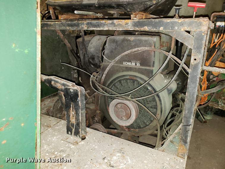 image for item DF3339 John Deere 1500 sprayer