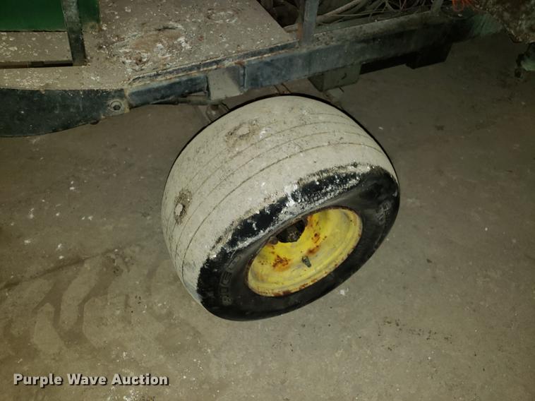 image for item DF3339 John Deere 1500 sprayer