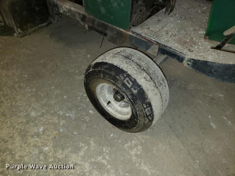 image for item DF3339 John Deere 1500 sprayer