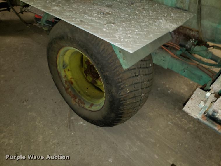 image for item DF3339 John Deere 1500 sprayer