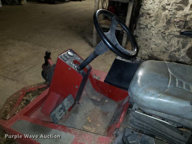 image for item DF3340 Toro Groundsmaster 4000D lawn mower