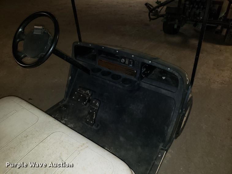 image for item DF3341 Ez-go E402 golf cart