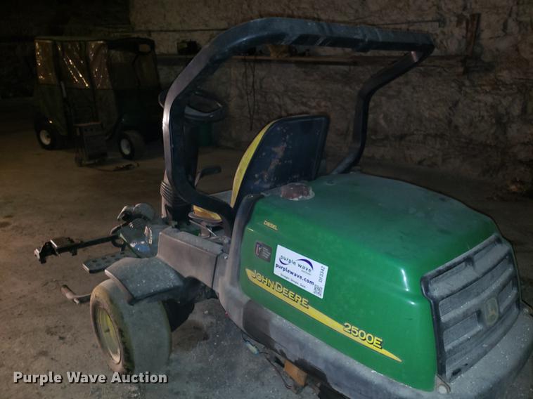 image for item DF3342 John Deere 2500E lawn mower