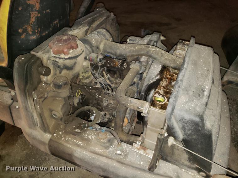 image for item DF3342 John Deere 2500E lawn mower