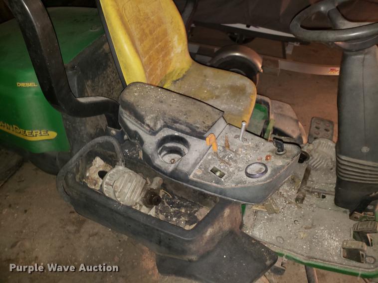 image for item DF3342 John Deere 2500E lawn mower