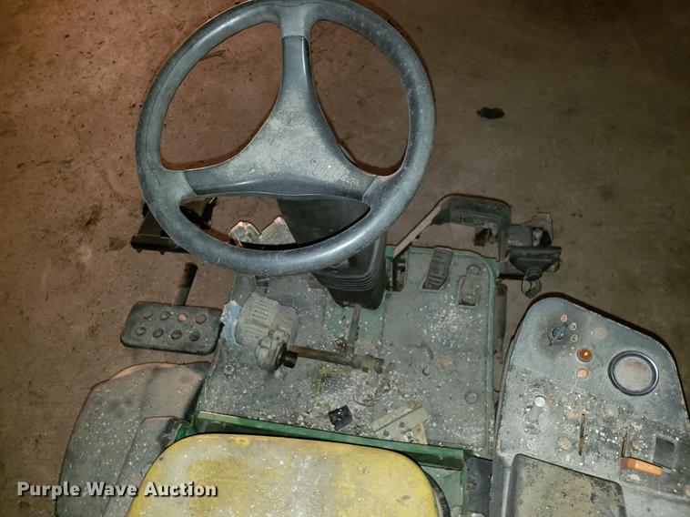 image for item DF3342 John Deere 2500E lawn mower