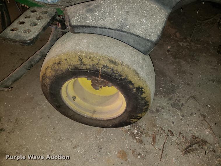 image for item DF3342 John Deere 2500E lawn mower